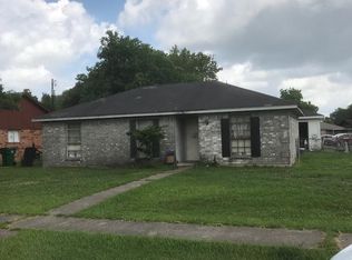 900 W Live Oak St, Angleton, TX 77515