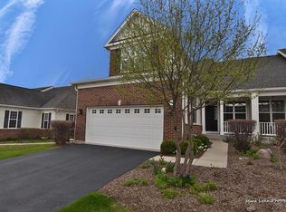 1049 Riviera Dr, Elgin, IL 60124