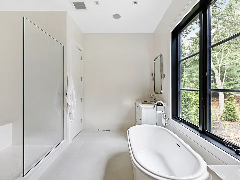 8 Crows Nest Ln — Photo 12