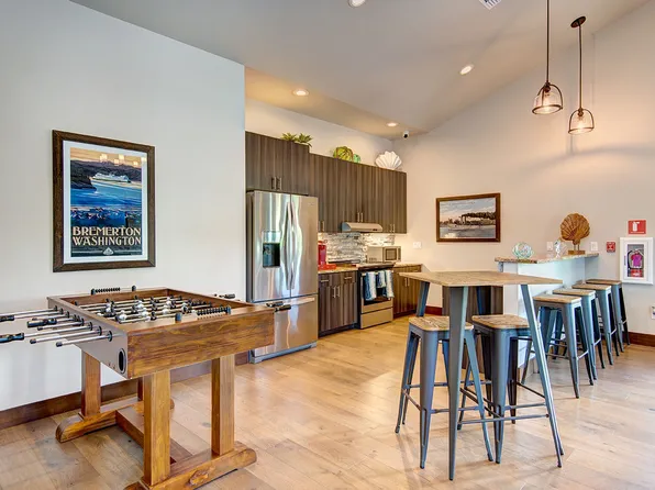 Insignia Apartment Homes