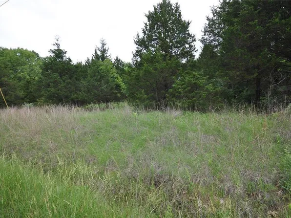 2300 W Squire Rd, Marthasville, MO 63357