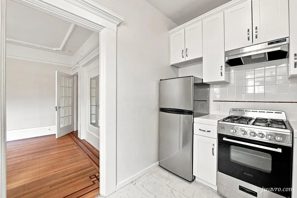Must See Remodeled Prime Nob Hill Studio! — Photo 2