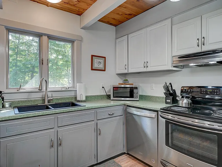 186 Ledgewood Rd — Photo 16