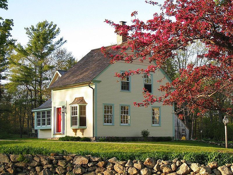 Privacy & Charming Restored Antique Home Rental