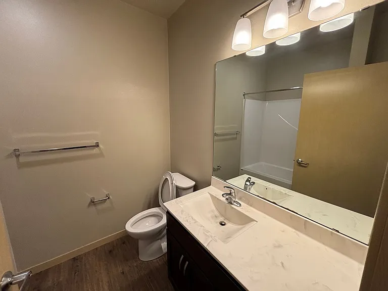Lincoln Street Apartments — Photo 51