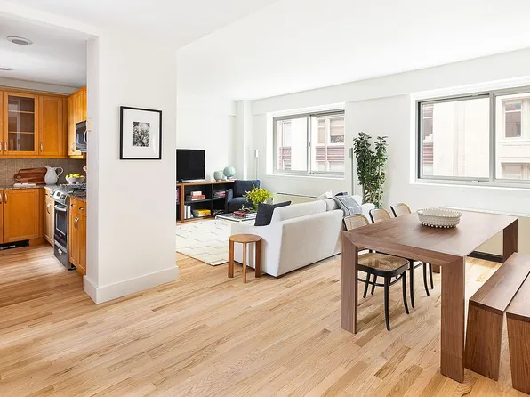200 W 24th St APT 6B, New York, NY 10011