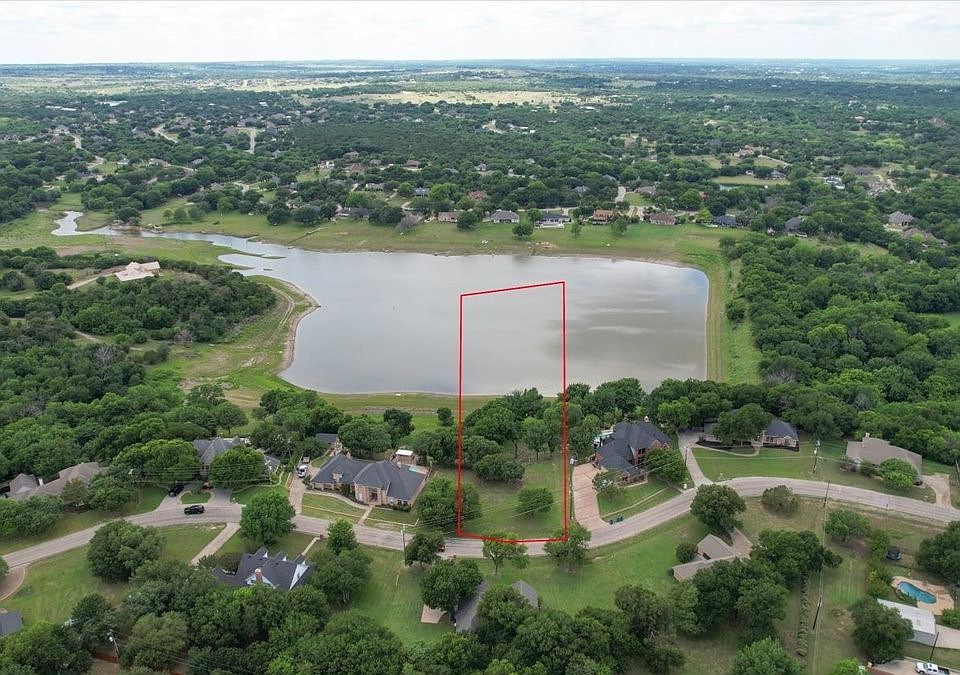 1st image of 141 Lakeview Dr