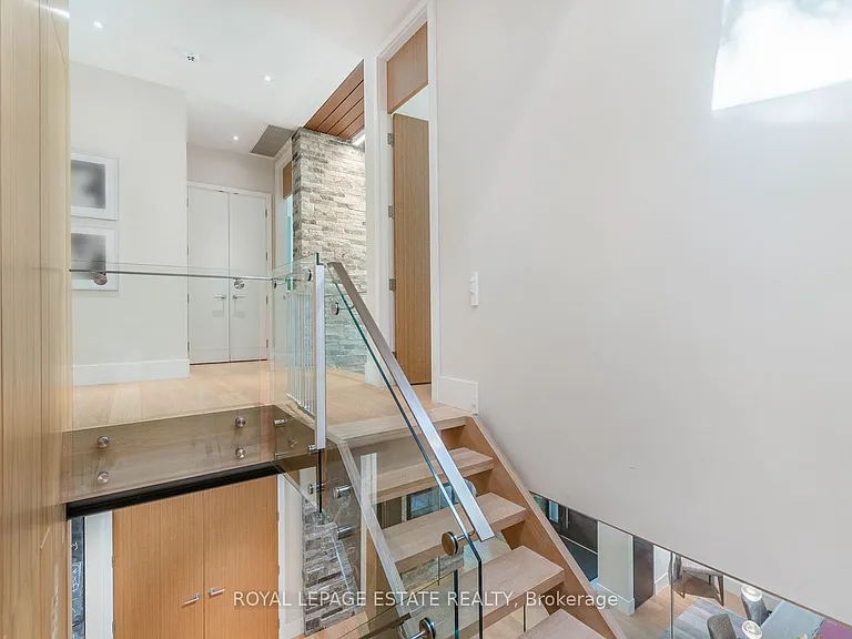 11 Pine Cres — Photo 28