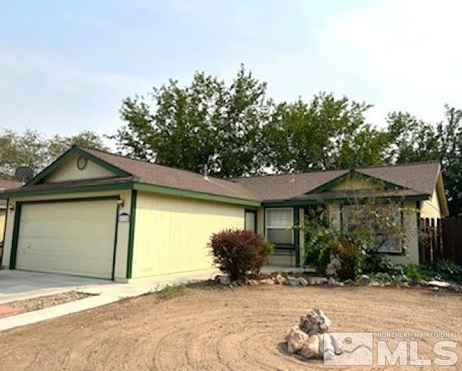 131 Primrose Dr photo 1