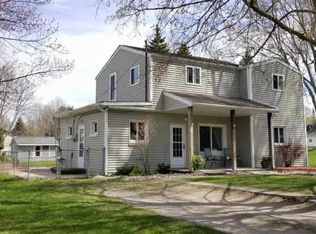 305 Rose St, Fenton, MI 48430