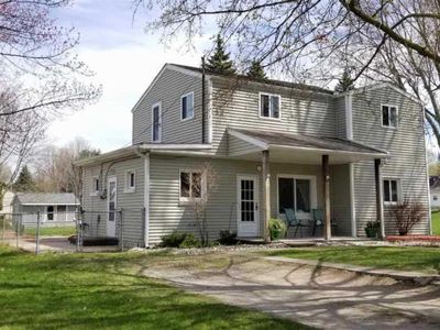 305 Rose St, Fenton, MI, 48430