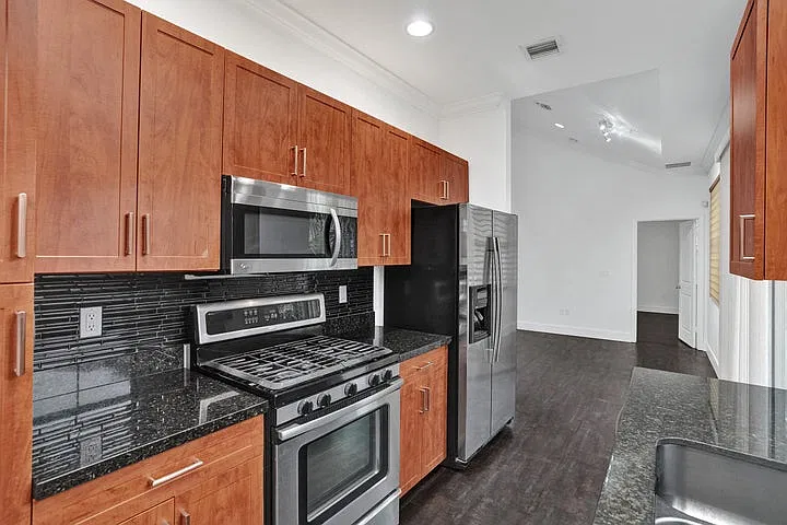 2 bed, 1263 sqft, $3,300 — Photo 2