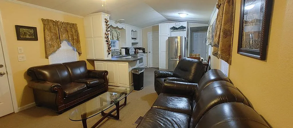 576 Lovejoy Rd — Photo 1