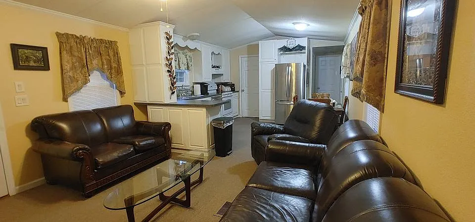 576 Lovejoy Rd