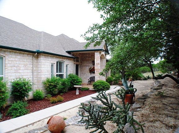 2nd image of 1006 Lakepark Dr