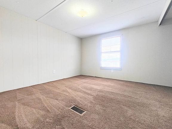 5th image of 4409 Rainbow Ln
