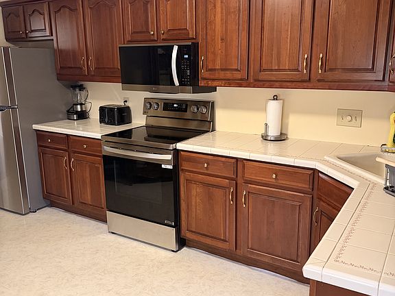 4th image of 61 Pine Grove Dr #1