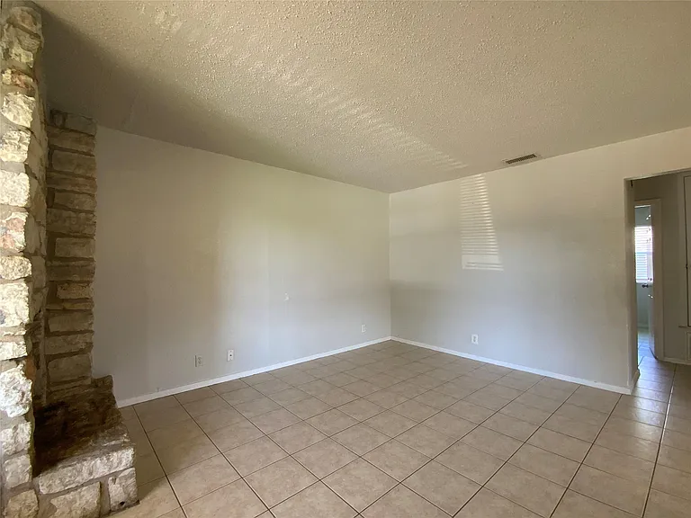 2300 Cedrick Cv #B — Photo 10