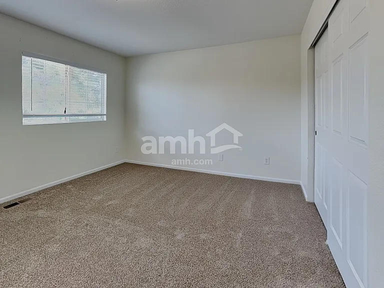 9762 Chambers Dr — Photo 21