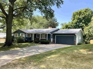 415 Ridgeview Ave, Iowa City, IA 52246