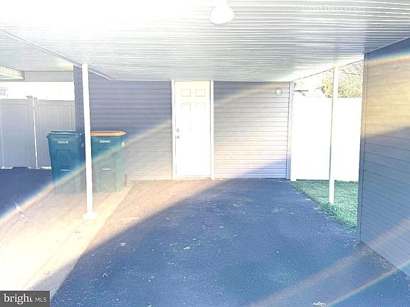4th image of 36 Forest Ln