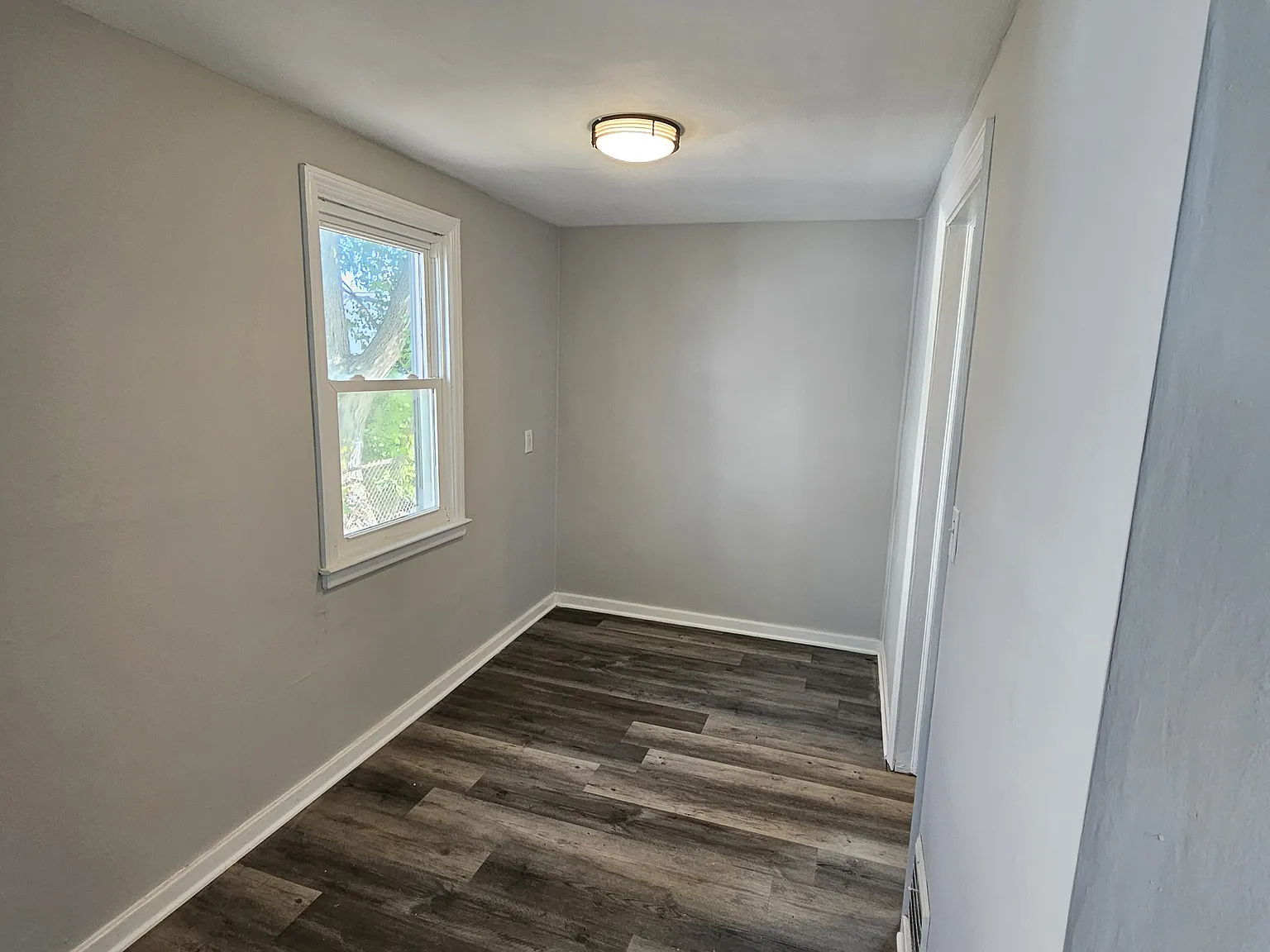 2 bed, 928 sqft, $1,350 — Photo 3