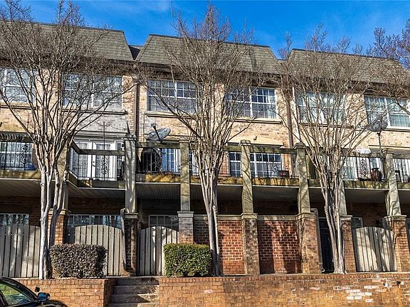 5th image of 6980 Roswell Rd Unit C5