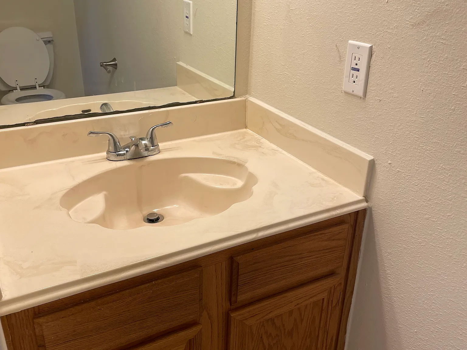 3 bed, 2.5 bath, 2128 sqft, $1,900 — Photo 3