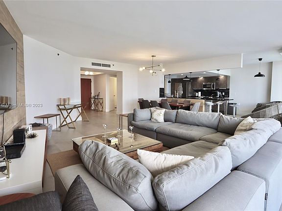 4th image of 7000 Island Blvd APT 2706