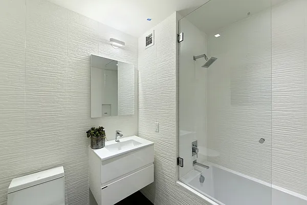 Sold by Nest Seekers International | media 5