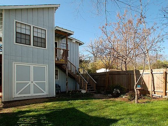 Detached studio/garage