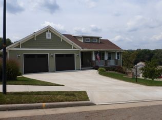220 Goshen Glens Dr, New Philadelphia, OH 44663