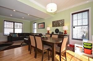 4th image of 34 Ferris Ave