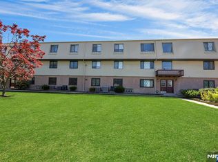 846 Riverside Ave APT 202, Lyndhurst, NJ 07071