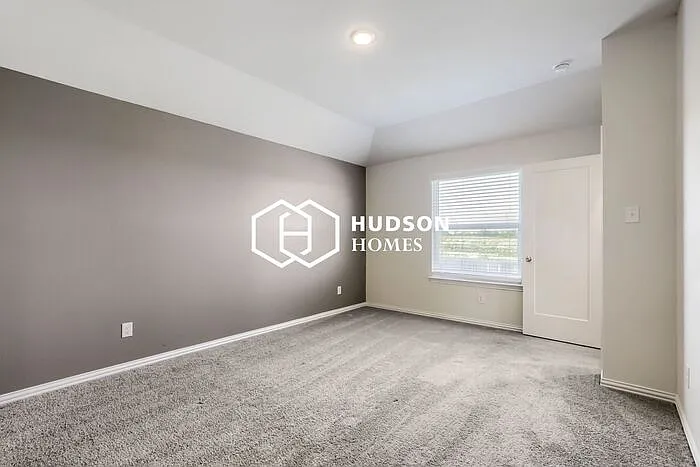 926 Childress Dr — Photo 5