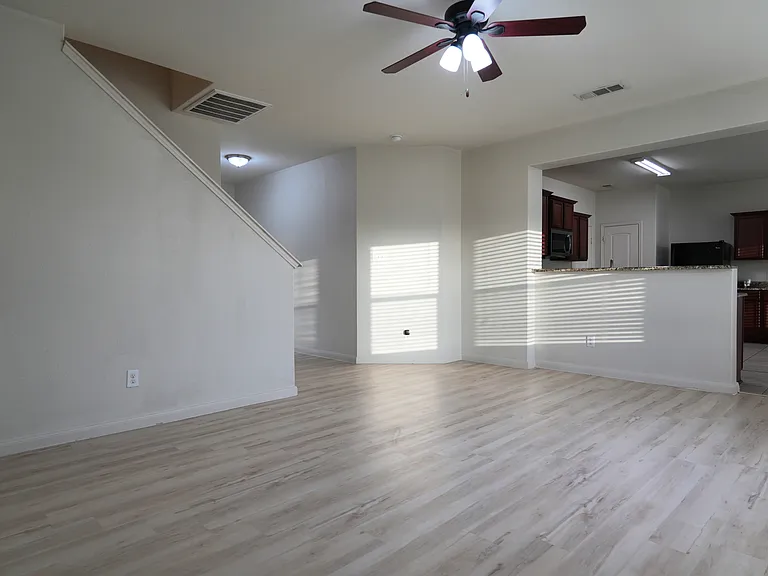 344 Magnolia Dr — Photo 3