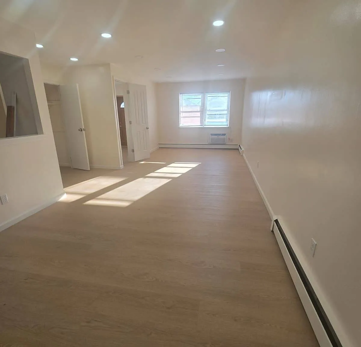 3 bed, 1.5 bath, 1100 sqft, $3,999 — Photo 4