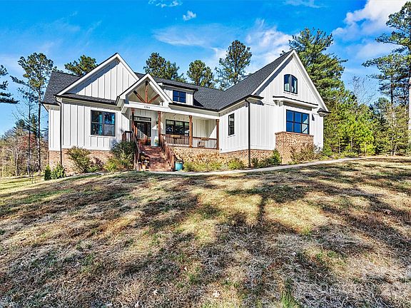 3rd image of 1394 Scenic Ln