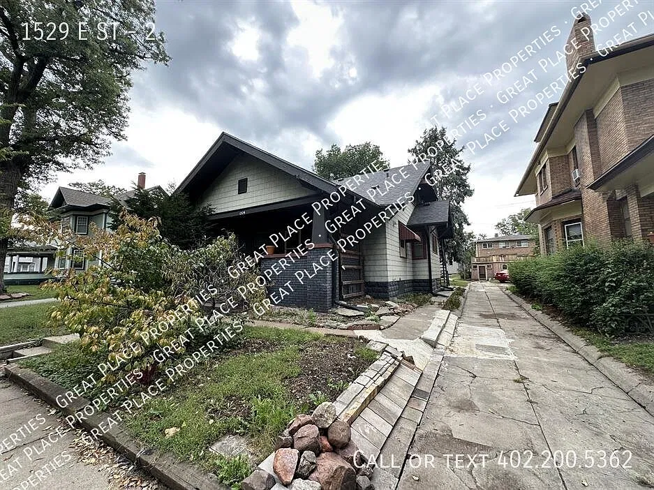 2 bed, $879 — Photo 3