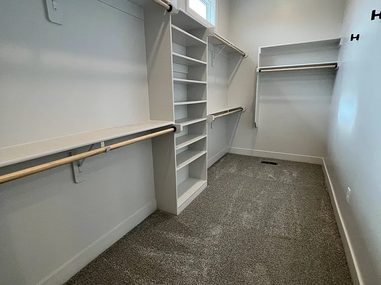 11009 S Millstone Dr — Photo 32