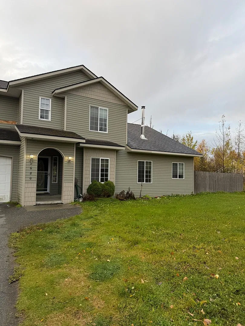 Large 4 bedroom home — Photo 3