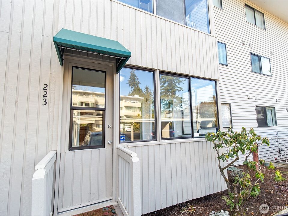 1st image of 18606 52nd Avenue W #223