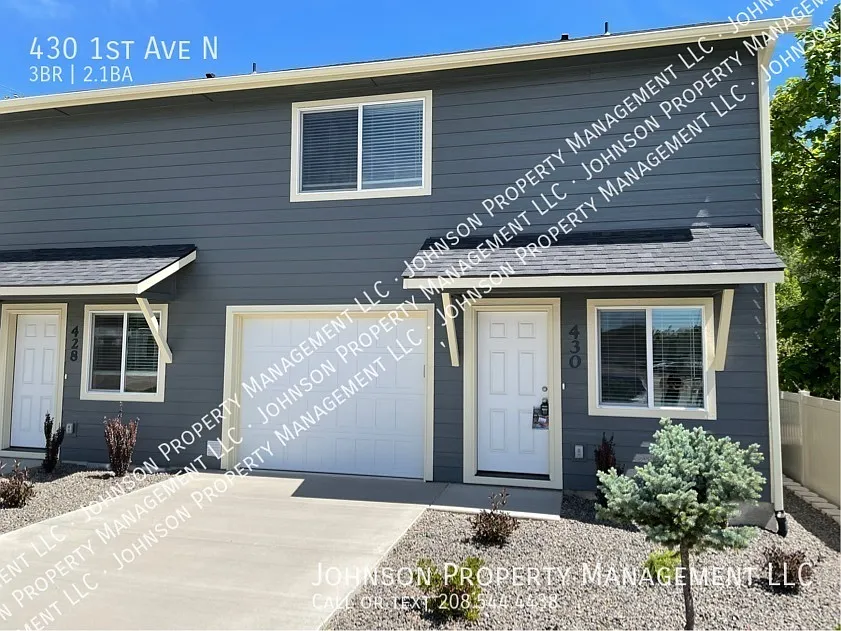 Building Photo - 430 1st Ave N