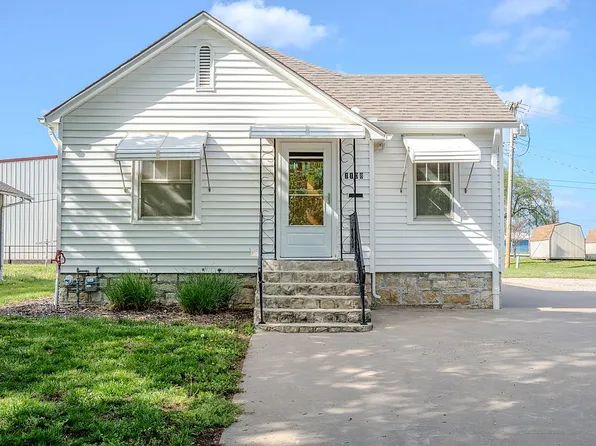 1108 W Main St, Chanute, KS 66720