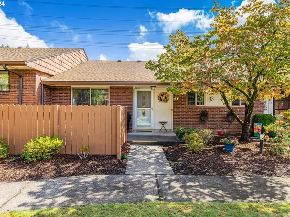 15100 SW Crown Dr Unit 4, King City, OR 97224