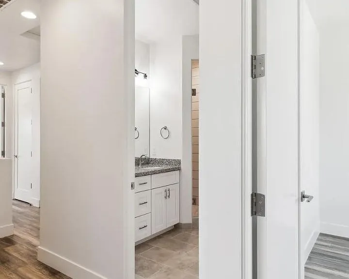 902 W Hazelwood St #B — Photo 18