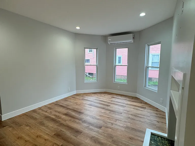 19 Melville St #1 — Photo 8