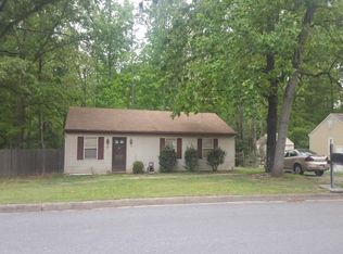 408 Queensway Rd, North Chesterfield, VA 23236
