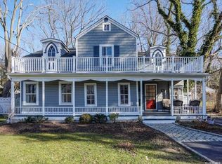 41 Shore Rd, East Setauket, NY 11733