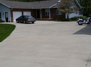 894 Kidron Rd, Orrville, OH 44667